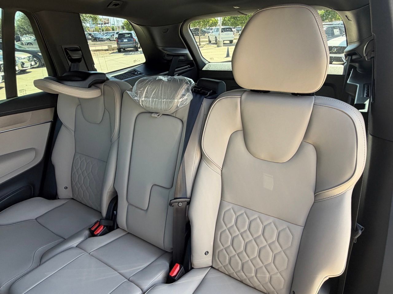New 2026 Volvo XC90 T8 Plus w/ Protection Package Premier AWD/4WD image 22