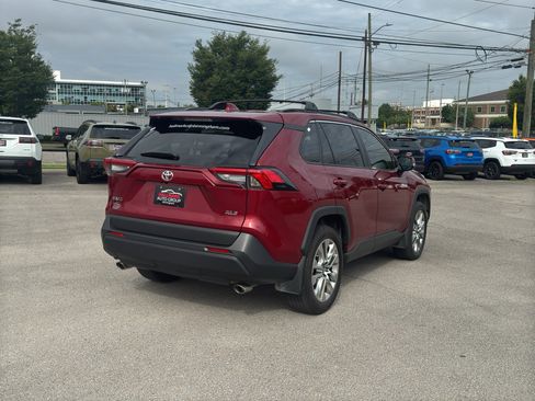 Used 2025 Toyota RAV4 XLE Premium w/ Weather Package FWD image 7