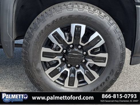 Used 2024 GMC Sierra 2500 Denali Ultimate AWD/4WD image 11