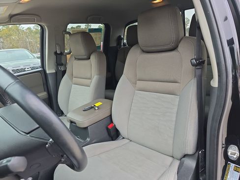 Used 2022 Nissan Frontier SV image 19