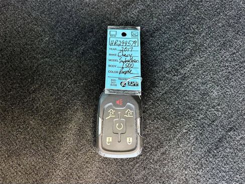 Used 2017 Chevrolet Suburban LT w/ Luxury Package RWD image 40