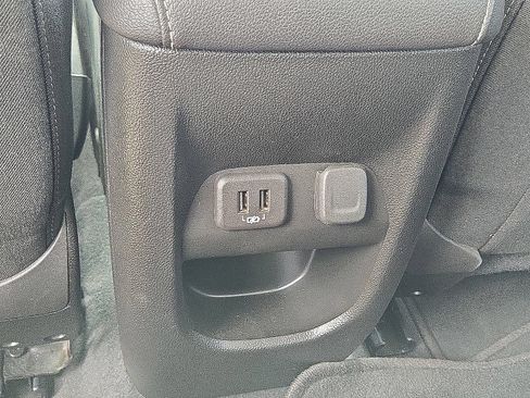 Used 2021 Chevrolet Colorado LT RWD image 15