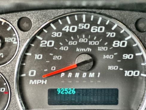 Used 2023 Chevrolet Express 2500 w/ Driver Convenience Package image 4