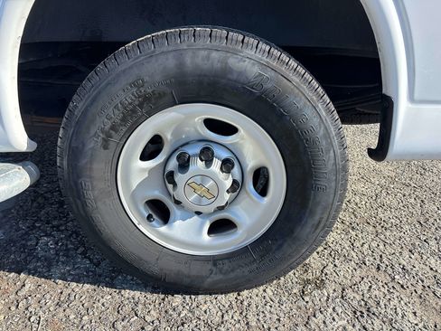 Used 2024 Chevrolet Express 2500 w/ Driver Convenience Package image 24