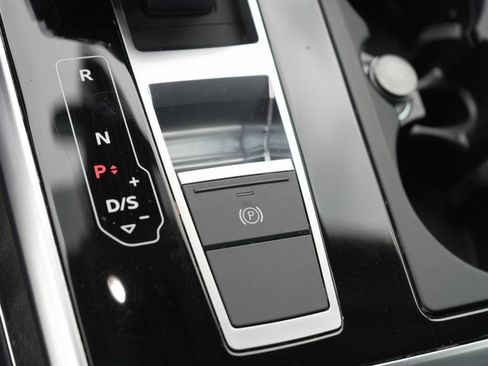Used 2022 Audi Q7 3.0T Premium AWD/4WD image 15