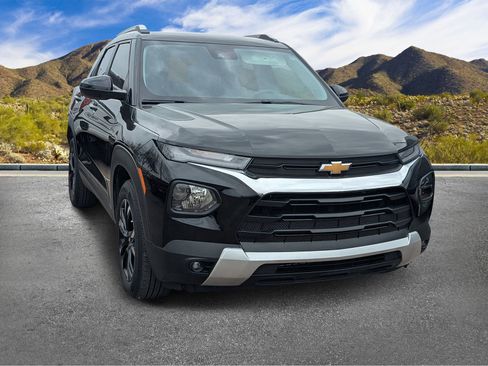 Used 2023 Chevrolet TrailBlazer LT image 3