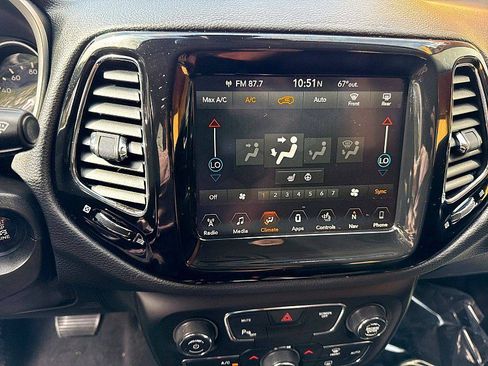 Used 2018 Jeep Compass Limited w/ Navigation Group image 11