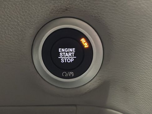 Used 2022 Chrysler Pacifica Touring-L FWD image 20