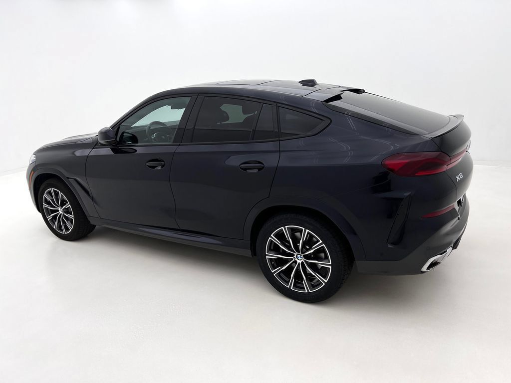 Certified 2024 BMW X6 xDrive40i w/ Premium Package AWD/4WD image 10