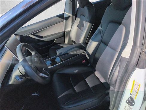 Used 2020 Tesla Model 3 Standard Range Plus image 15