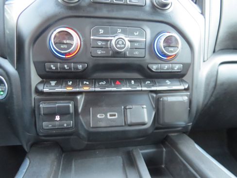 Certified 2022 Chevrolet Silverado 2500 LTZ w/ LTZ Premium Package AWD/4WD image 27