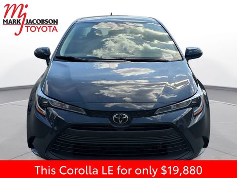 Used 2024 Toyota Corolla LE FWD image 3