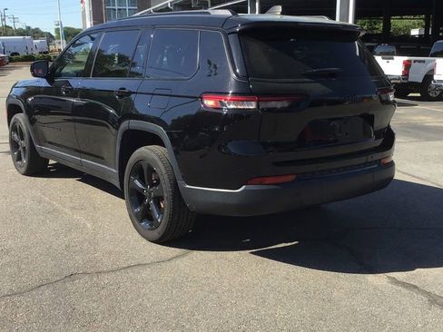 Used 2023 Jeep Grand Cherokee L Laredo AWD/4WD image 3