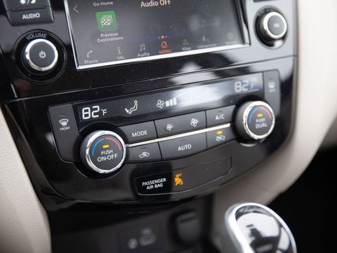 Used 2021 Nissan Rogue Sport SL w/ Premium Package image 13