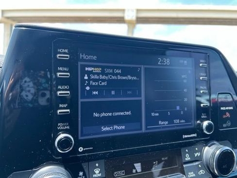 Used 2022 Toyota Highlander L FWD image 24