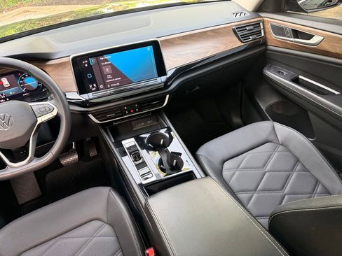 Used 2024 Volkswagen Atlas SE FWD image 26