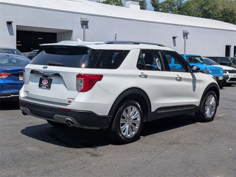 Used 2022 Ford Explorer Limited w/ Equipment Group 301A image 3