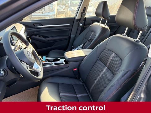 New 2025 Nissan Altima 2.5 SR image 11