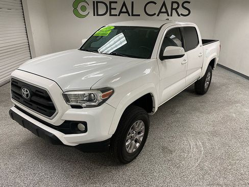 Used 2016 Toyota Tacoma SR5 w/ SR5 Appearance Package (SN) image 1