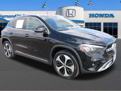 Used 2025 Mercedes-Benz GLA 250 image 1