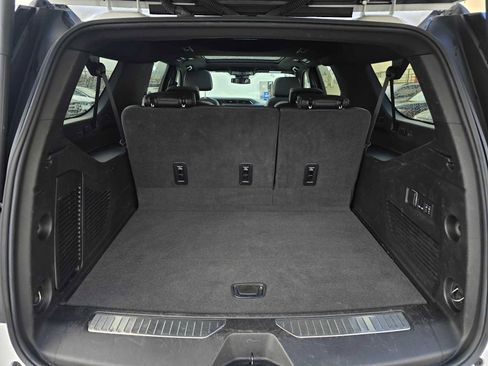 Used 2024 GMC Yukon XL Denali image 16