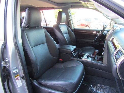 Used 2017 Lexus GX 460 image 12