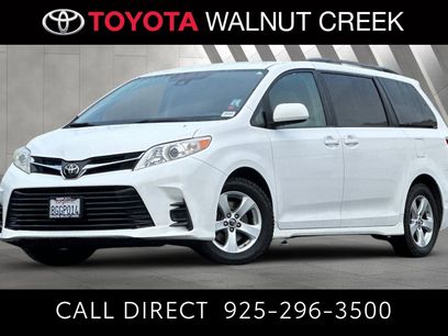 Certified 2018 Toyota Sienna LE