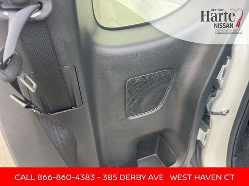 Certified 2025 Nissan Frontier SV image 24