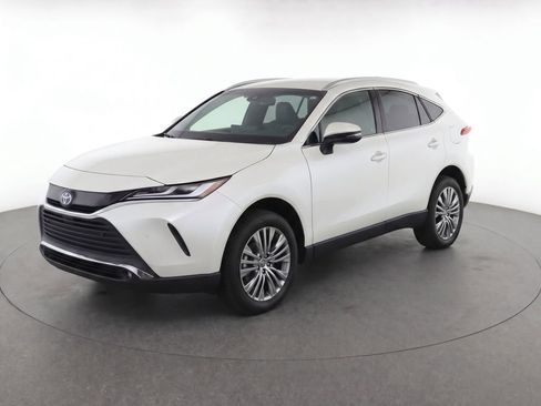 Used 2024 Toyota Venza XLE AWD/4WD image 1