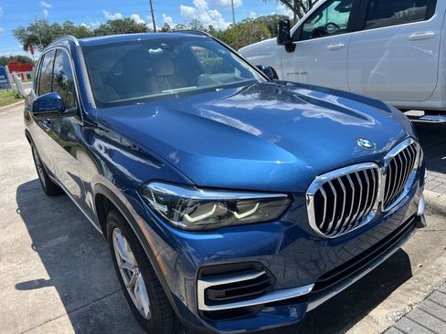 Used 2022 BMW X5 xDrive40i w/ Premium Package AWD/4WD image 3