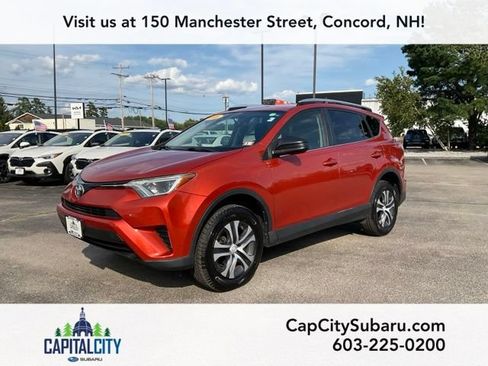 Used 2016 Toyota RAV4 LE AWD/4WD image 3