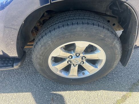 Used 2006 Toyota 4Runner Limited image 9