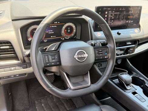 Used 2026 Nissan Rogue SL FWD image 14