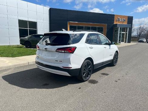 Used 2024 Chevrolet Equinox RS AWD/4WD image 2