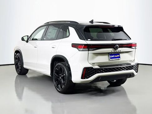 New 2025 Volkswagen Tiguan SE R-Line image 5