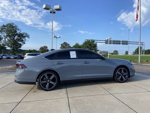 Used 2024 Honda Accord Sport image 12