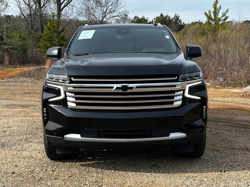 Used 2023 Chevrolet Suburban High Country image 18