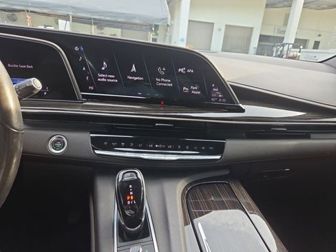 Used 2021 Cadillac Escalade Premium Luxury w/ Performance Package RWD image 12