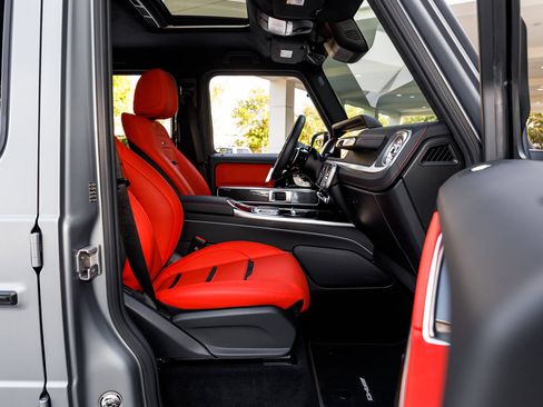 Used 2025 Mercedes-Benz G 63 AMG 4MATIC image 34