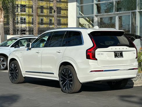 New 2026 Volvo XC90 T8 Ultra w/ Protection Package Premier AWD/4WD image 3