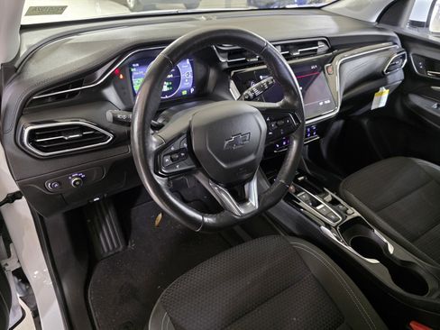 Used 2023 Chevrolet Bolt EUV LT w/ Comfort Package image 17