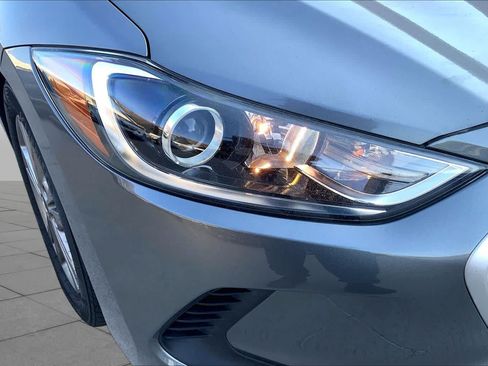 Used 2018 Hyundai Elantra SEL FWD image 27