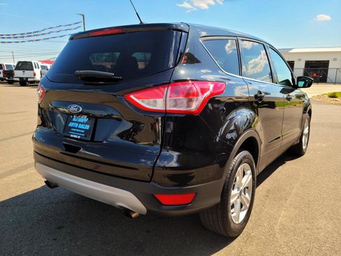 Used 2015 Ford Escape SE FWD image 4