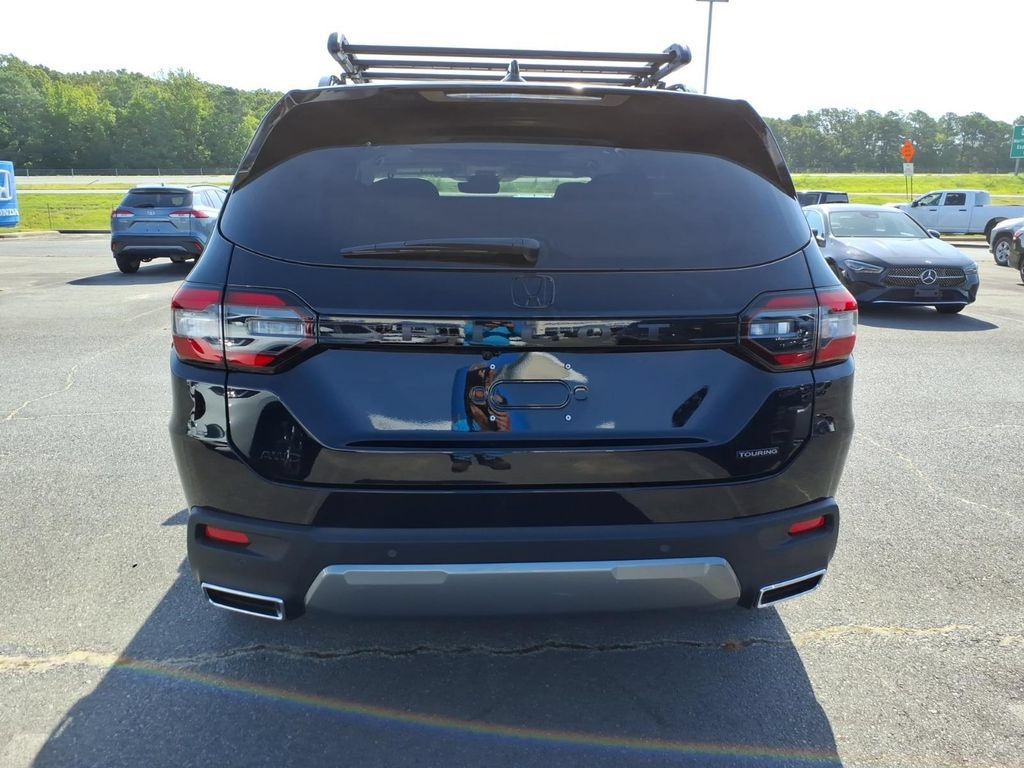 New 2026 Honda Pilot Touring image 4