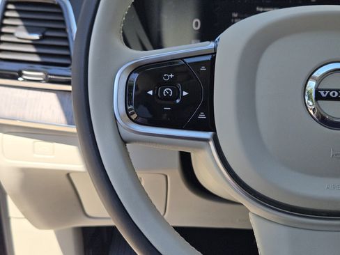 Certified 2025 Volvo XC90 B5 Plus w/ Protection Package Premier image 31