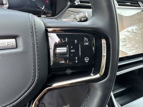 Certified 2026 Land Rover Range Rover Velar Dynamic SE AWD/4WD image 30