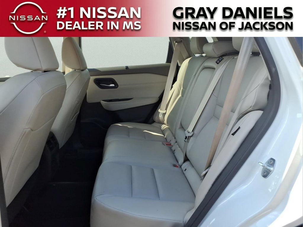 Used 2023 Nissan Rogue SV w/ SV Premium B Package FWD image 26
