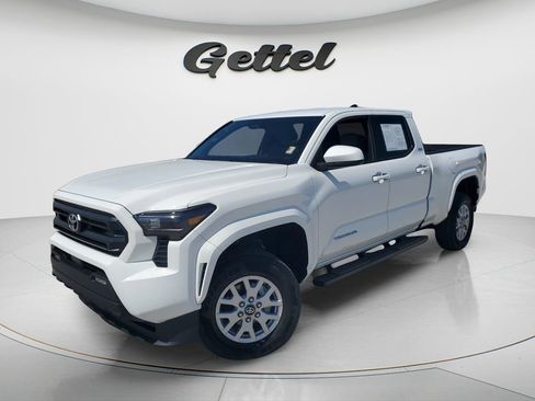 Used 2025 Toyota Tacoma SR5 RWD image 1