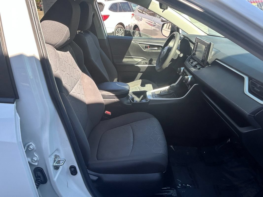Used 2020 Toyota RAV4 XLE AWD/4WD image 20