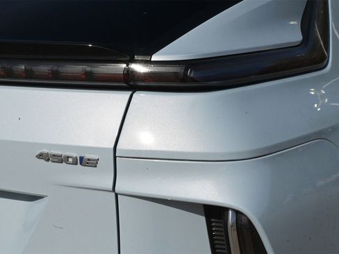 Used 2024 Cadillac Lyriq Luxury w/ LPO, Floor Liner Package image 22